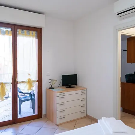 Lola Piccolo Hotel E Appartamenti 3*