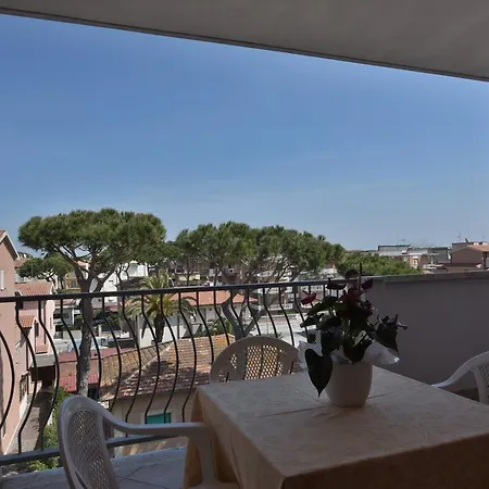 Lola Piccolo Hotel E Appartamenti Hotel apartamentowy 3*